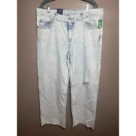 Gap Size 12 Low Rise Stride Wide Leg Light Wash Blue Jeans NWT - Picture 1 of 6